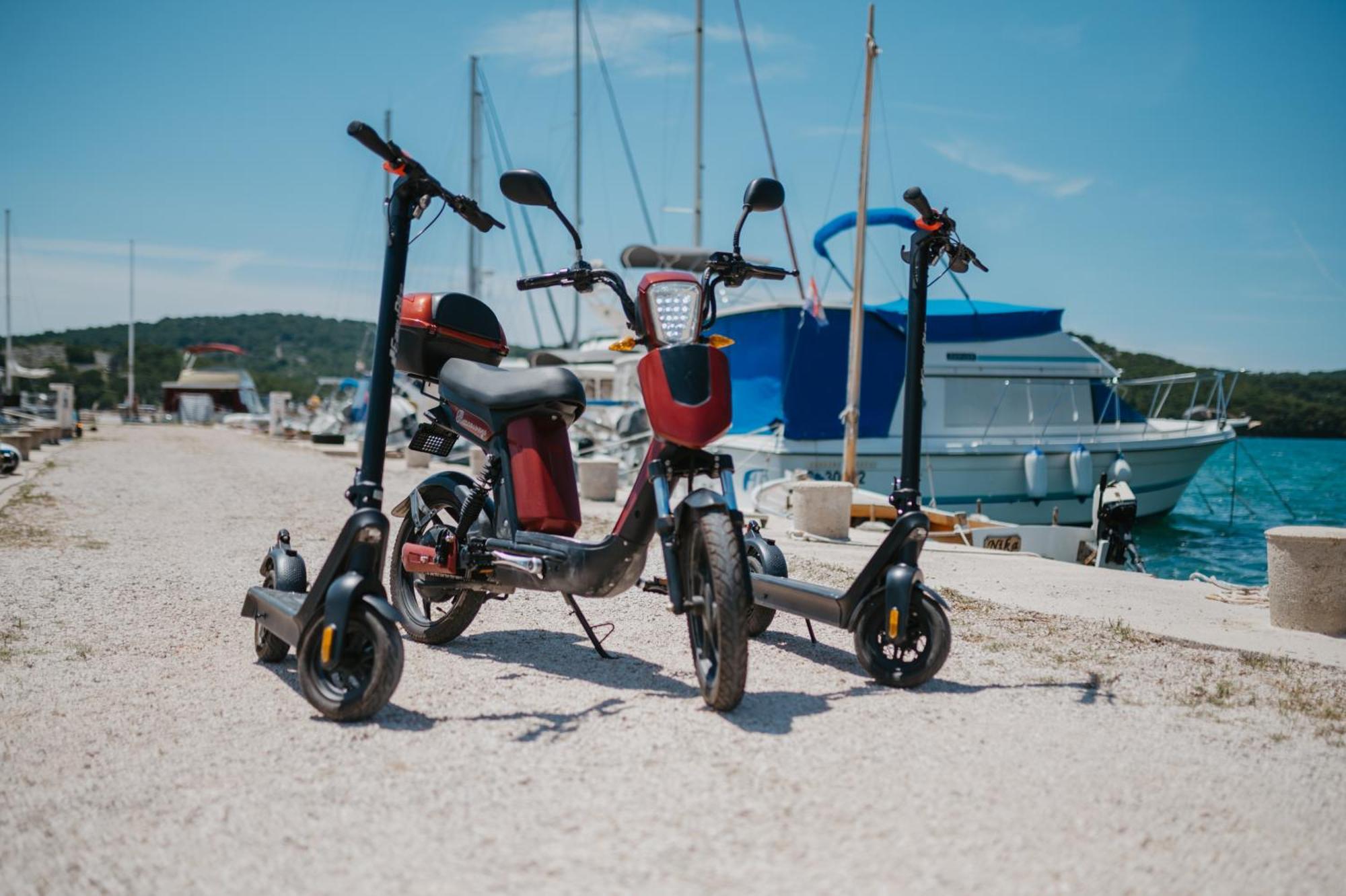 Black Pearl Tisno Buitenkant foto